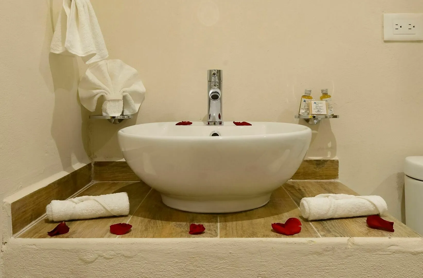 *** Hotel Casa Del Arbol Condo Playa del Carmen Mexico